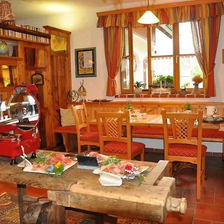 Gmiatliche Stubm B&B 로이페어스도르프 바이 퓌르스텐펠트
