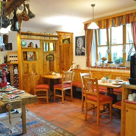 Gmiatliche Stubm B&B 로이페어스도르프 바이 퓌르스텐펠트