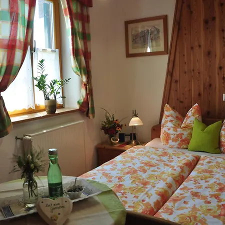 Gmiatliche Stubm B&B 로이페어스도르프 바이 퓌르스텐펠트