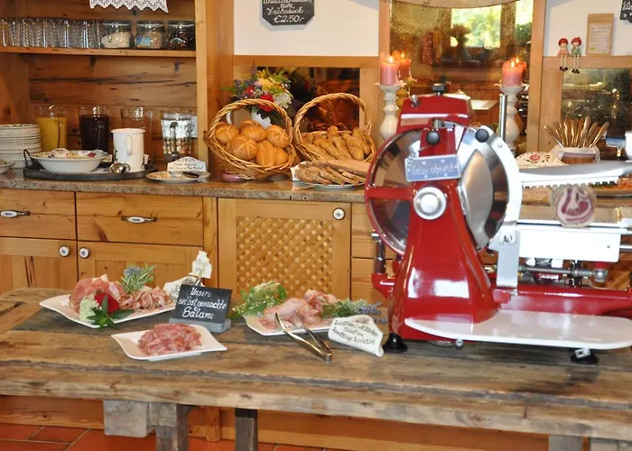 Gmiatliche Stubm Bed & Breakfast 3*